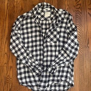 American Eagle Outfitters Black and White Plaid Shirt